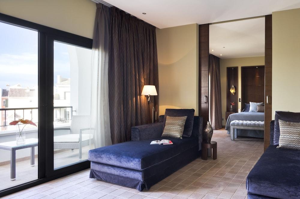 Doubletree By Hilton La Torre Golf Resort Roldán Εξωτερικό φωτογραφία Suite
