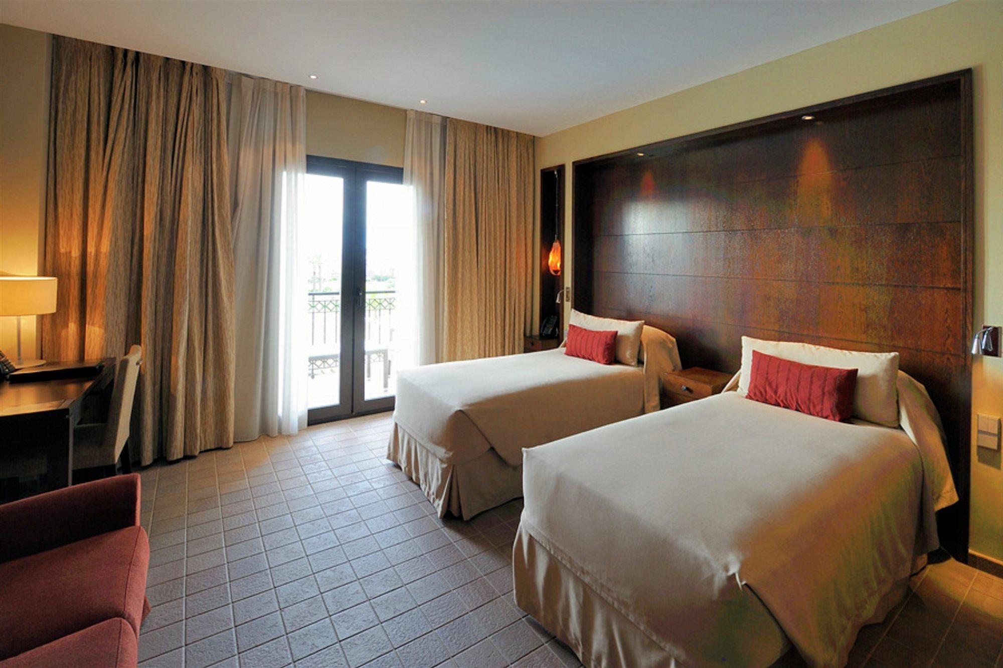 Doubletree By Hilton La Torre Golf Resort Roldán Εξωτερικό φωτογραφία Deluxe room
